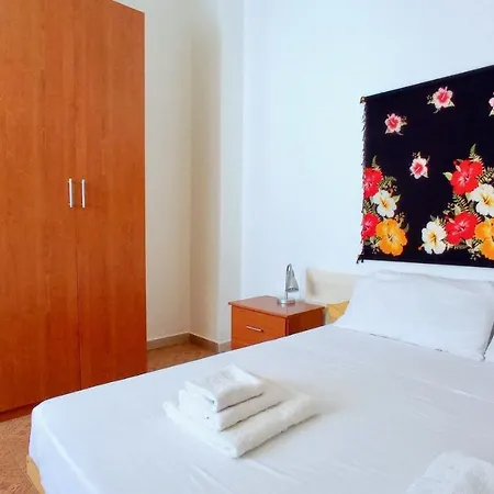 Italianway - Barcellona 1 & Barcellona 5 * Calasetta